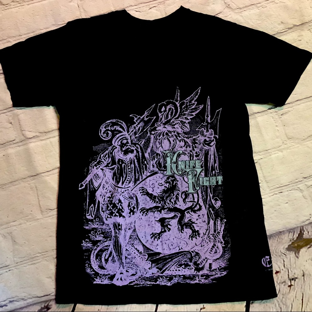 EZEKIEL KNIFE FIGHT HANDCRAFTED TEE SHIRT.   SIZE SMALL.